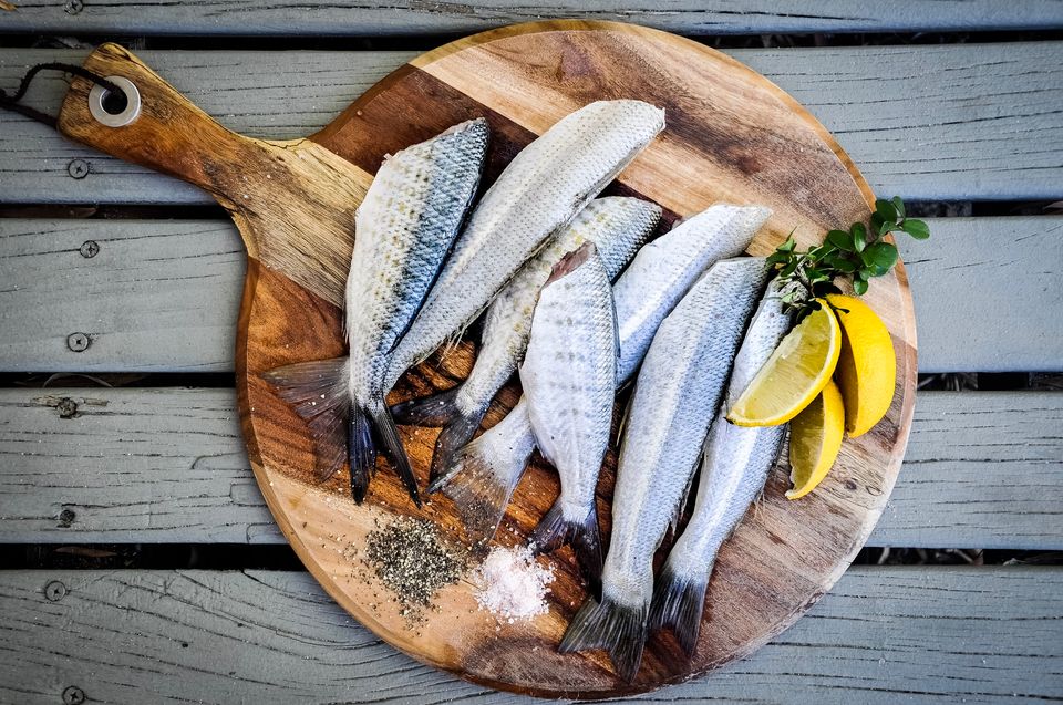 Raw fish, spices, lemon